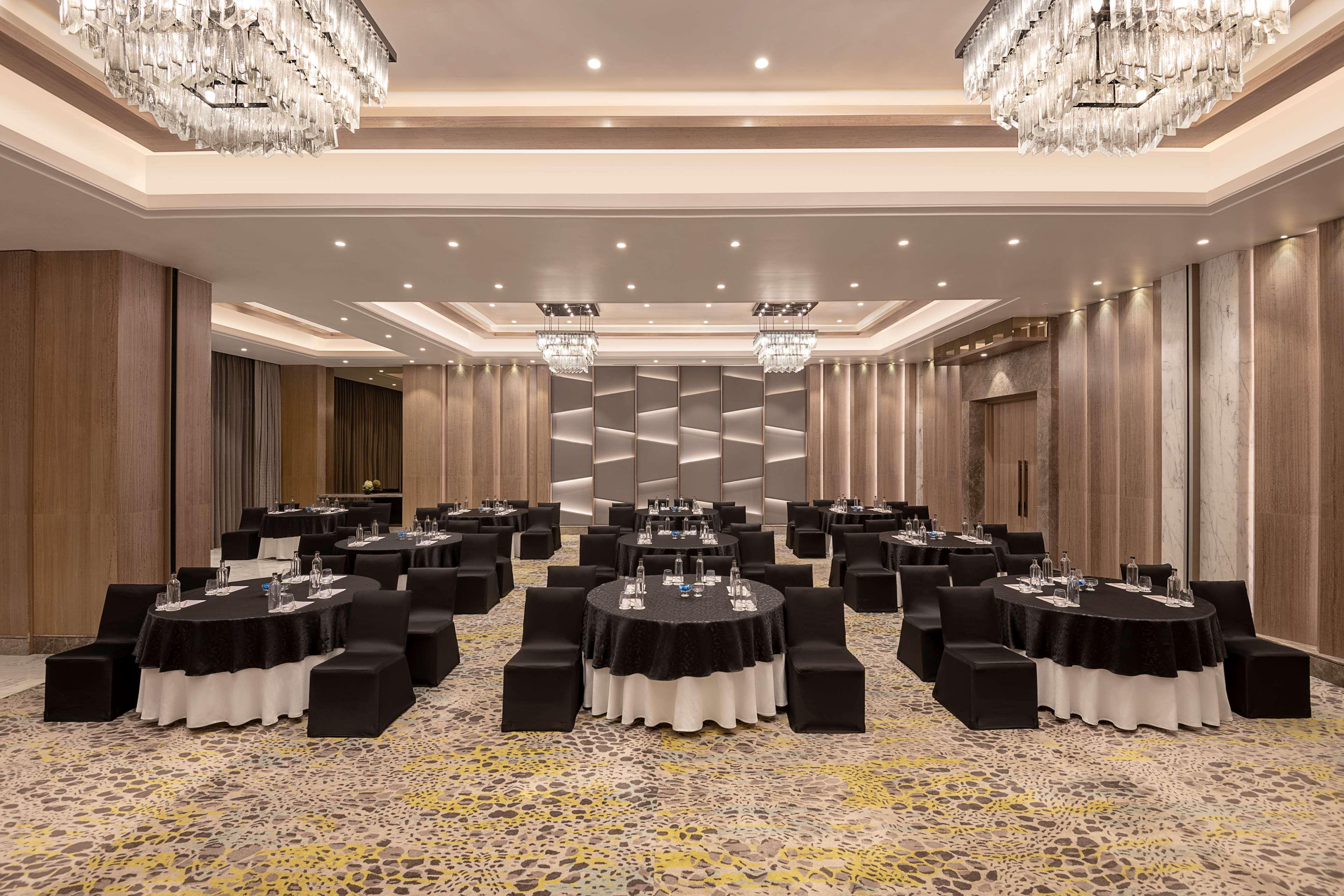 Radisson Mumbai Andheri Midc Bombaim Exterior foto The ballroom