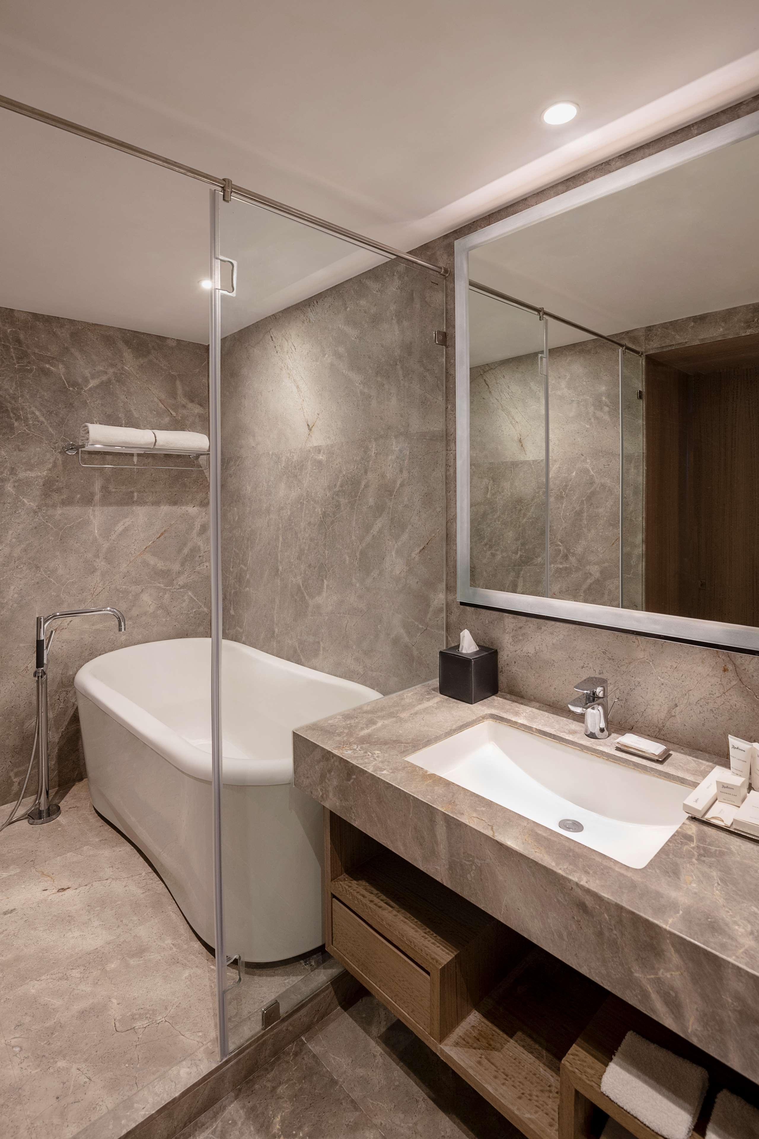 Radisson Mumbai Andheri Midc Bombaim Exterior foto Bathroom