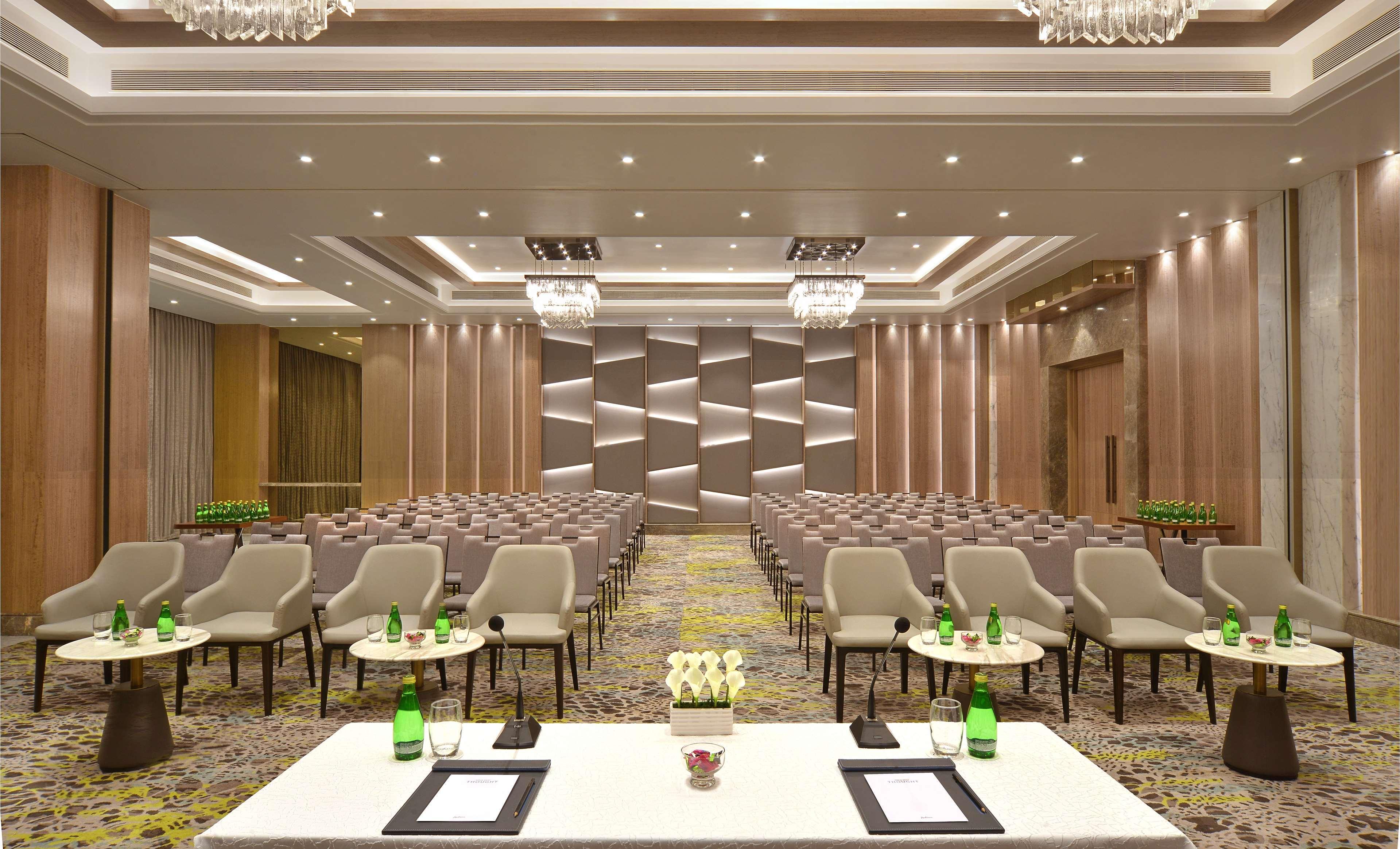 Radisson Mumbai Andheri Midc Bombaim Exterior foto The Grand Ballroom
