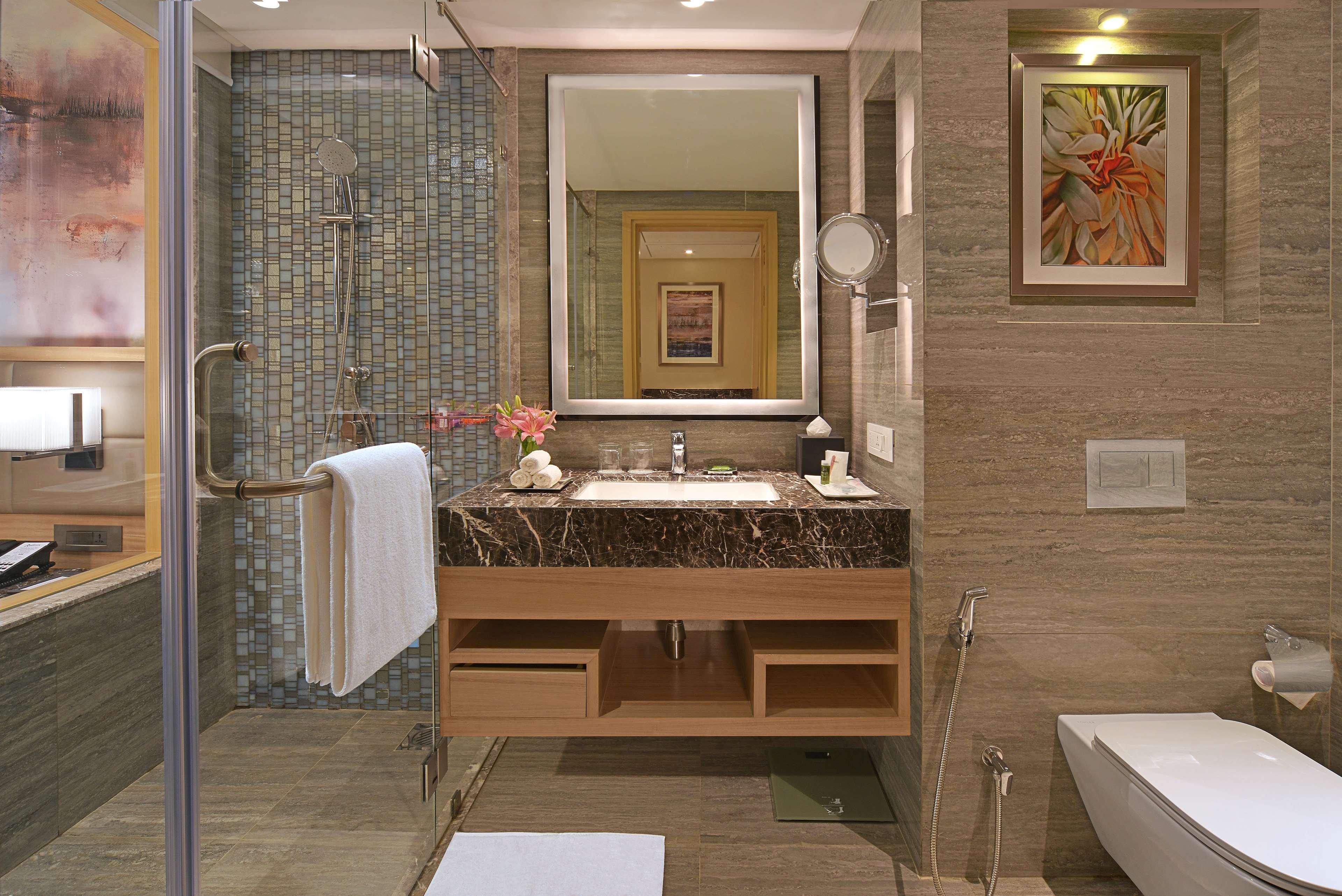 Radisson Mumbai Andheri Midc Bombaim Exterior foto Bathroom